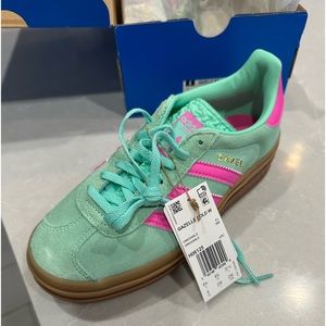 Sold out Adidas Gazelle Bold